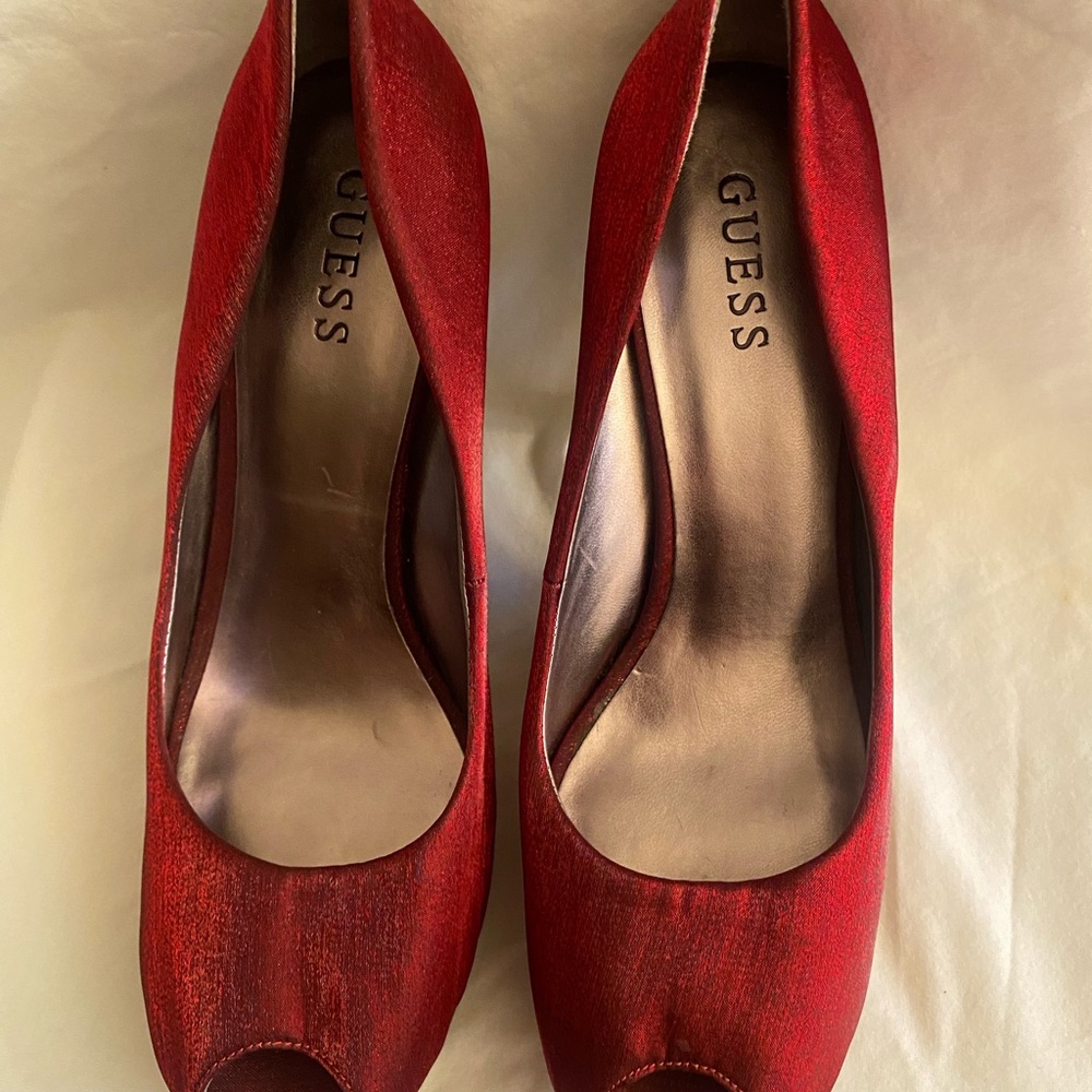 Guess Red Platform/Pumps *Like New*